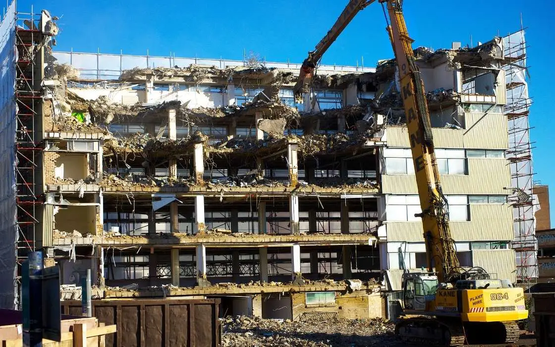 Kentsel Dönüşüm Sürecinde Beton ve Karot Testlerinin Önemi gönderisinin resmi.